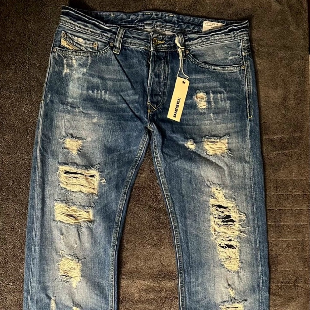 Diesel Viker Distressed 008A7 Men Jeans Ripped Straight Regular W32 L30 🇮🇹